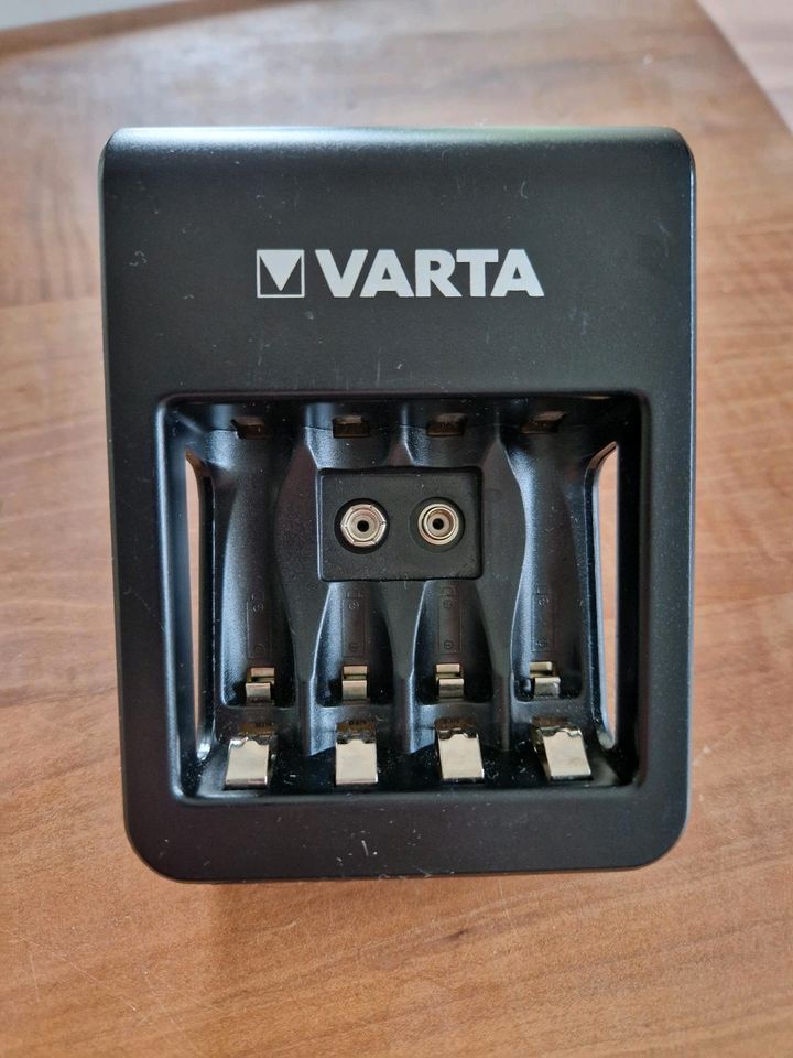 Varta Batterieladegerät in Passau