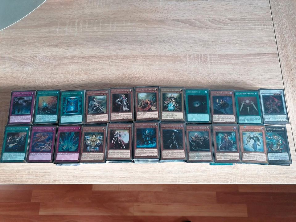 Über 2100 Yu-Gi-Oh Karten mit 2 Deckboxen in Sonthofen