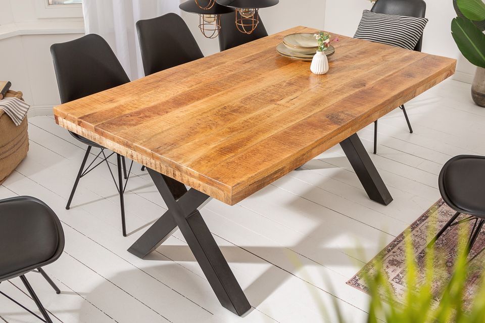 Massiver Esstisch IRON CRAFT 160cm natur Mangoholz Industrial Design schwarz Metall Riess-Ambiente in Hamburg