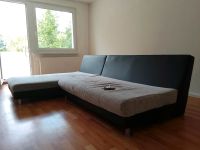 Sofa in schwarz auf denn Fotos liegt ein Schlüssel drauf Sachsen - Zwickau Vorschau