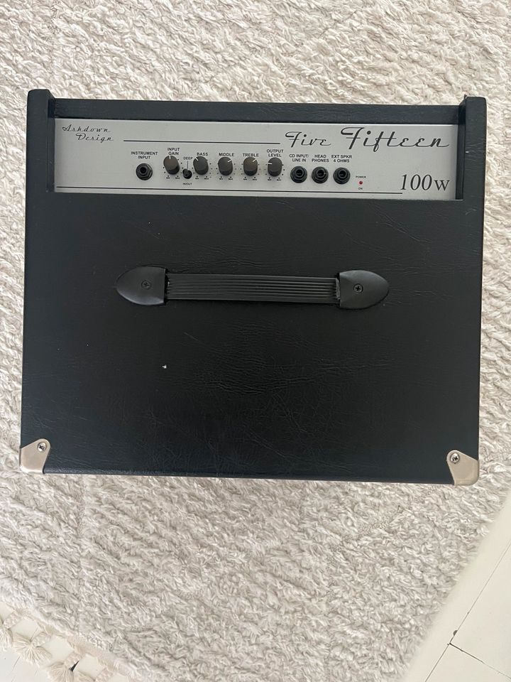 Ashdown FiveFifteen 100w Bass Verstärker in Andernach