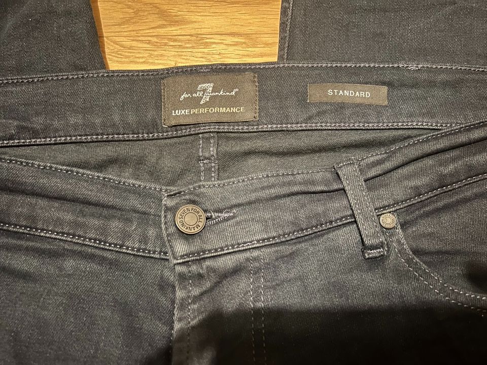 7 for all mankind Jeans Gr 40 dunkelblau in Berlin