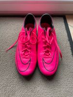 Nike Fußballschuhe Gr. 44,5 in Pink für Halle oder Straße Bayern - Neufahrn Vorschau