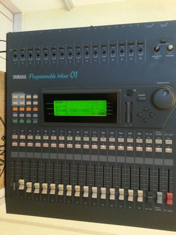 Mischpult, Yamaha Programmable Mixer 01 in Bad Königshofen