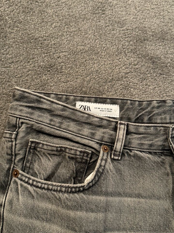 Neue Jeans ohne Etikett Zara in Siegburg