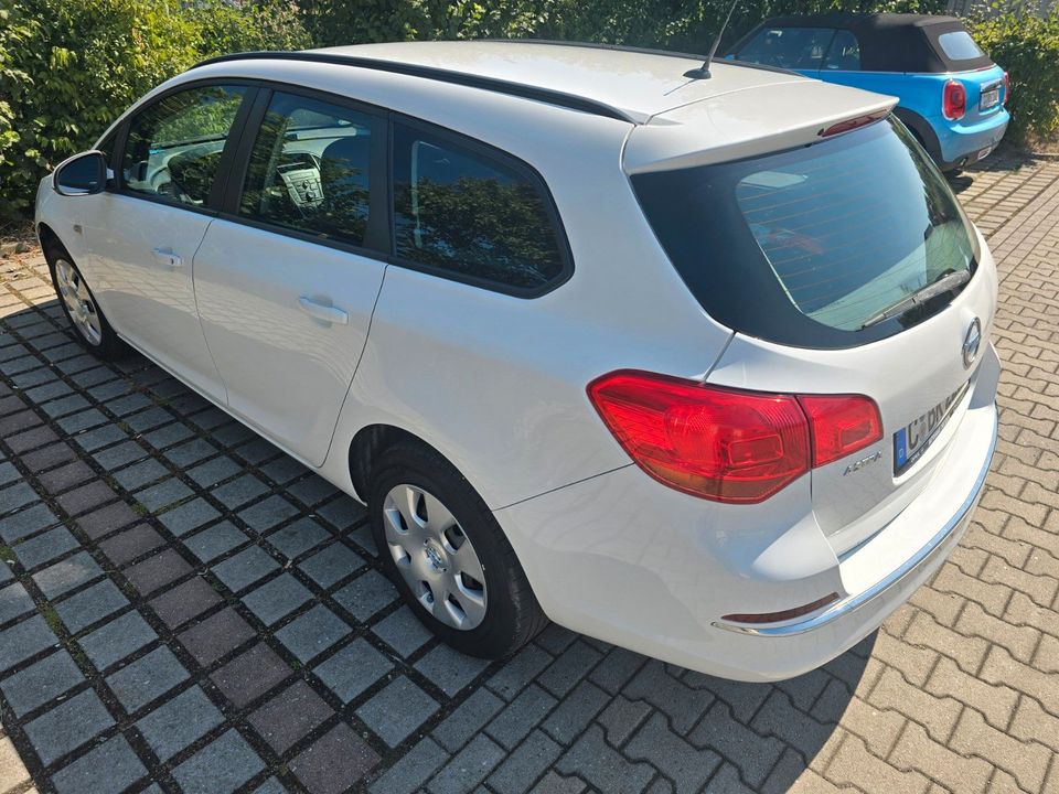 Opel Astra Sports Tourer 1.6 Edition 85kW A Edition in Chemnitz