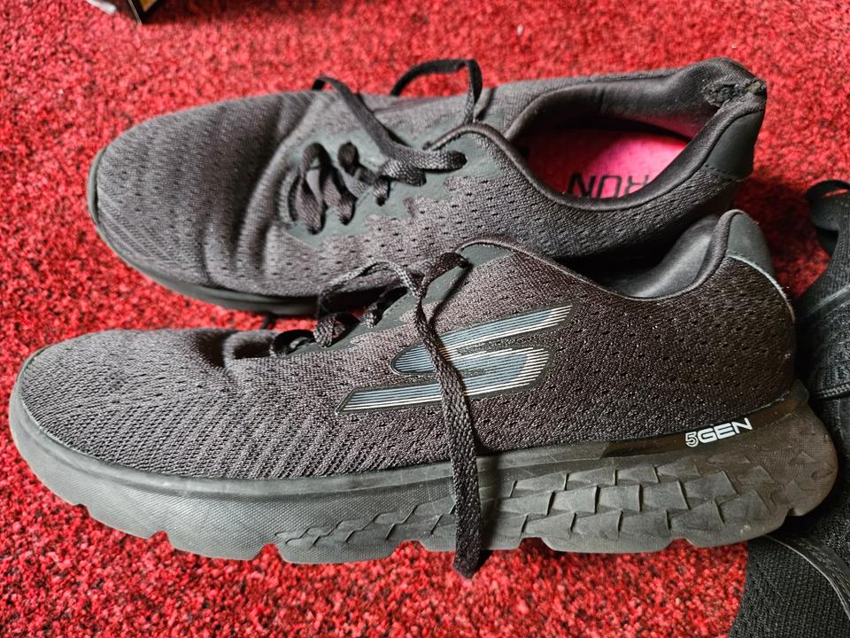2x Skechers Damensneaker Gr.39 Schwarz 1x wie neu in Ennepetal