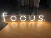 LED NEON SCHILD „FOCUS“ - Warmweiß + Fernbedienung Hessen - Maintal Vorschau