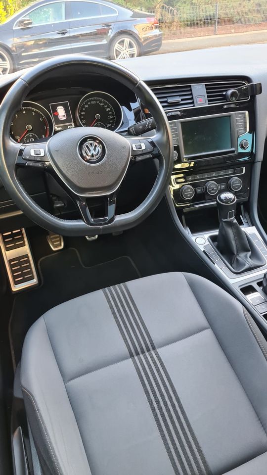 Volkswagen Golf  1.4 TSI BlueMotion Technology Allstar in Braunschweig