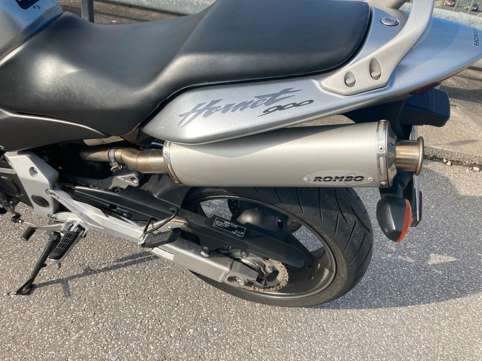 Honda Hornet 900 SC 48 Kettensatz+Reifen neu in Bielefeld