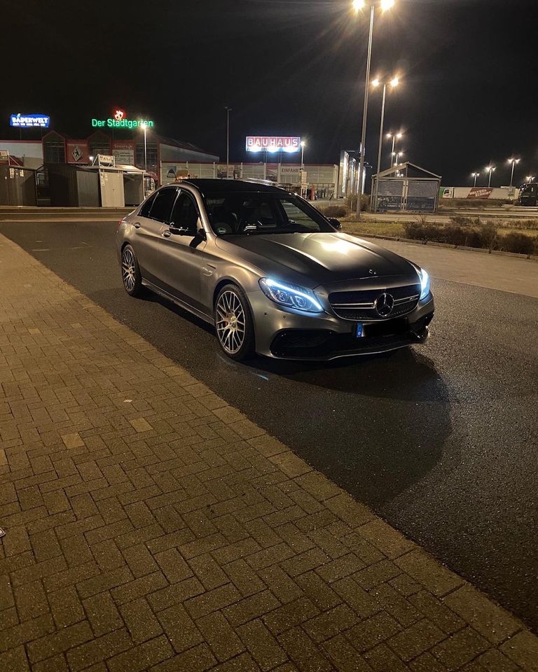 Mercedes C 63 S AMG Limousine Leihwagen Auto mieten Sportwagen in Berlin