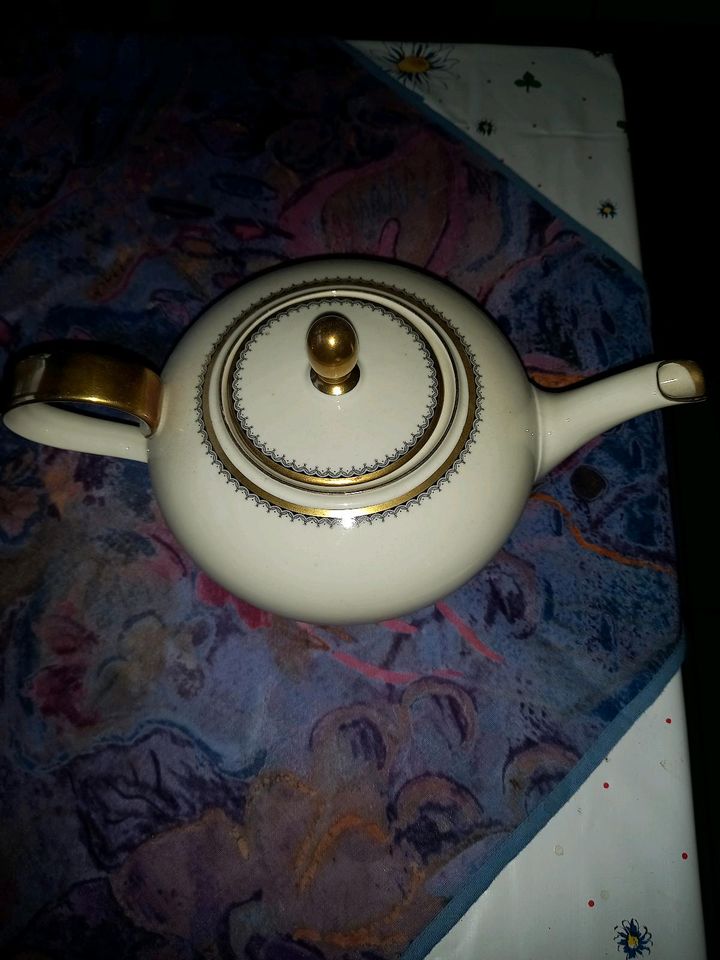 Eine alte Teekanne in Uetersen