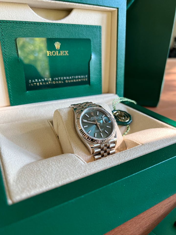 ROLEX Datejust 36mm grünes Ziffernblatt UNGETRAGEN. in Stuttgart