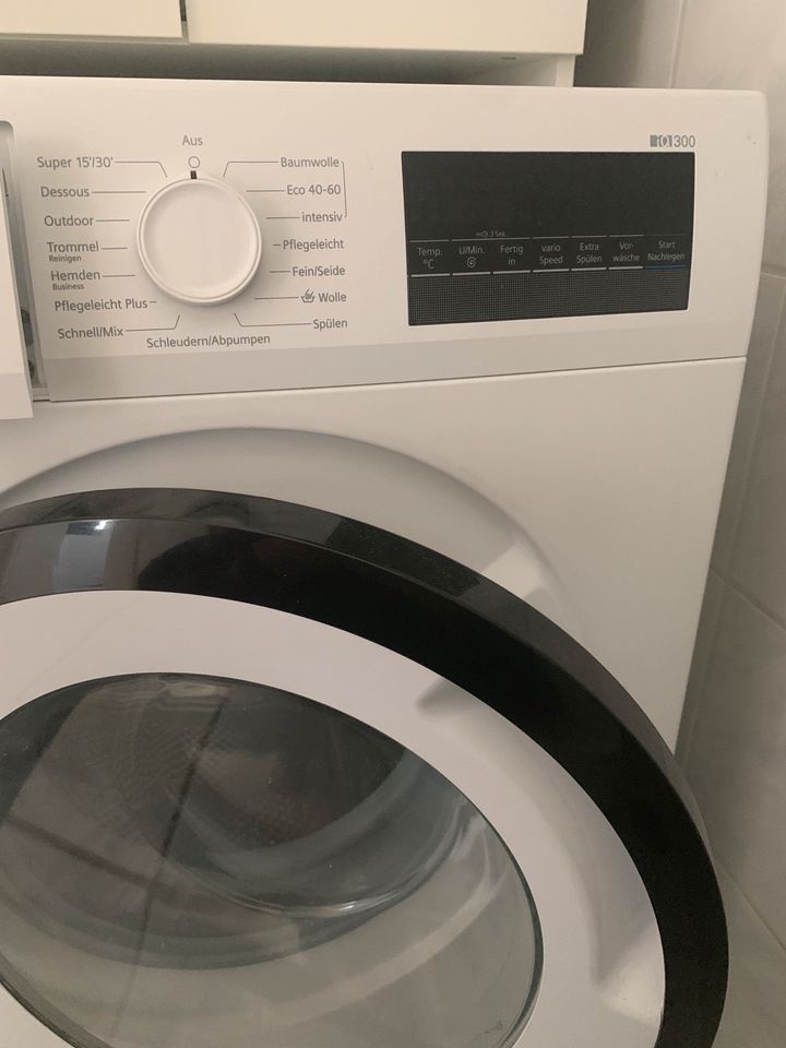 Siemens Waschmaschine iQ 300 iSensoric 8kg WIE NEU in Elsenfeld