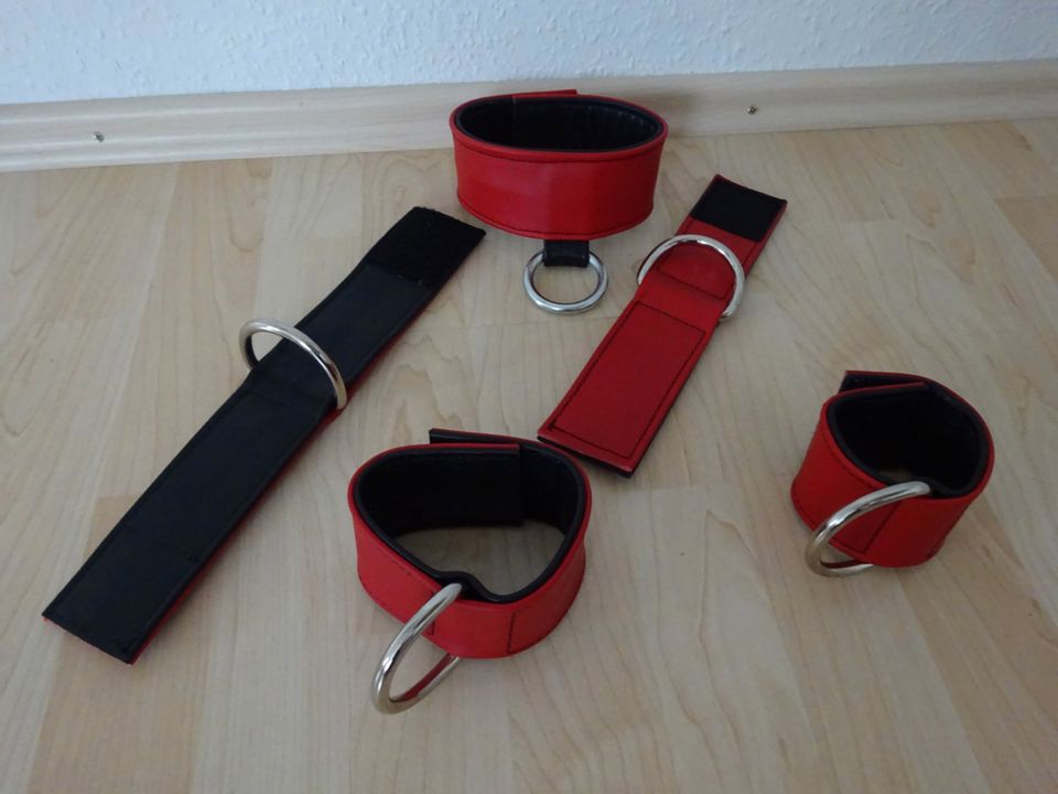 Bonda Lederbänder: Hals-, Hand-,Fuß-Band mit Dekorativem D-Ring in Magstadt