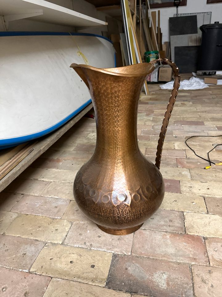 Vase in Bronzefarbe in Neusäß