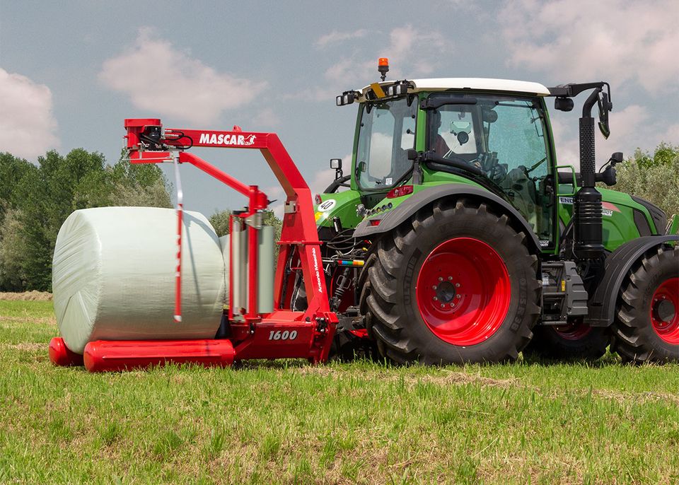 Neue Mascar 1600-Dreipunktwickelmaschine-Dreipunktwickler-Wickelmaschine-Wickler in Simbach