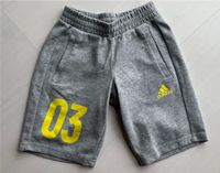 Adidas Sweatshorts kurze Sporthose Jogginghose Junge Gr 128 Nordrhein-Westfalen - Langenfeld Vorschau