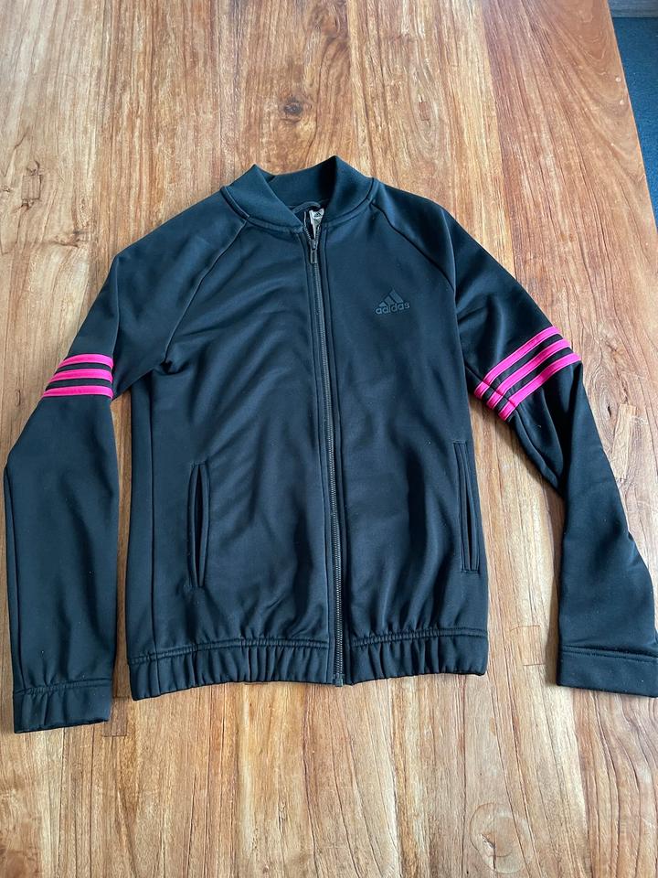 Jogginganzug Adidas schwarz pink Jogginghose Sweatshirtjacke in Fürth