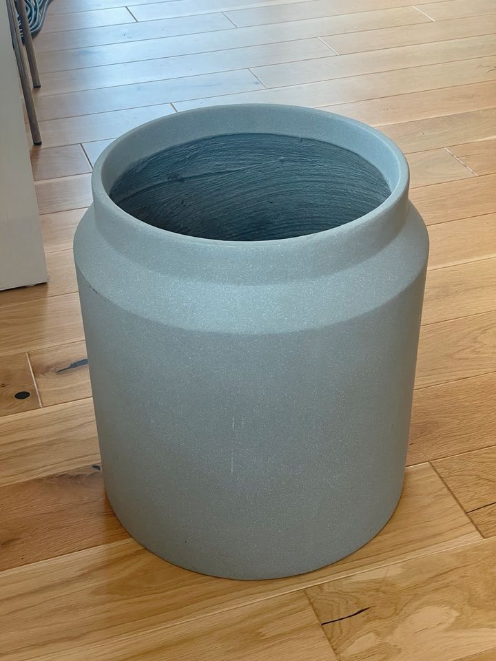 Ferm Living Pot Blumentopf, Pflanztopf aus Beton in Hohenwestedt