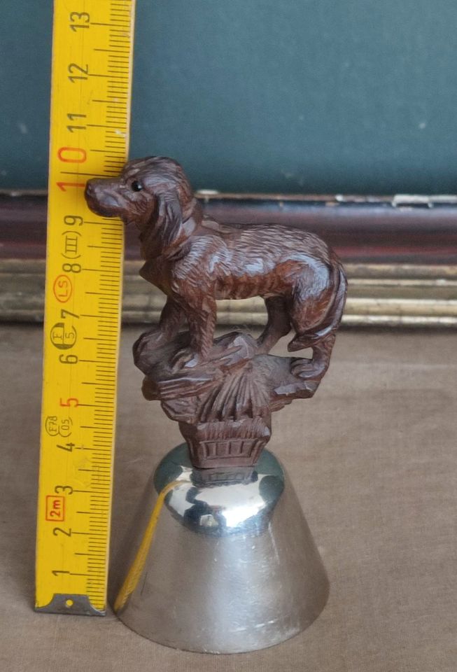 Glocke Dackel Holz geschnitzt Handglocke Hund Vintage Rarität in Groß-Gerau