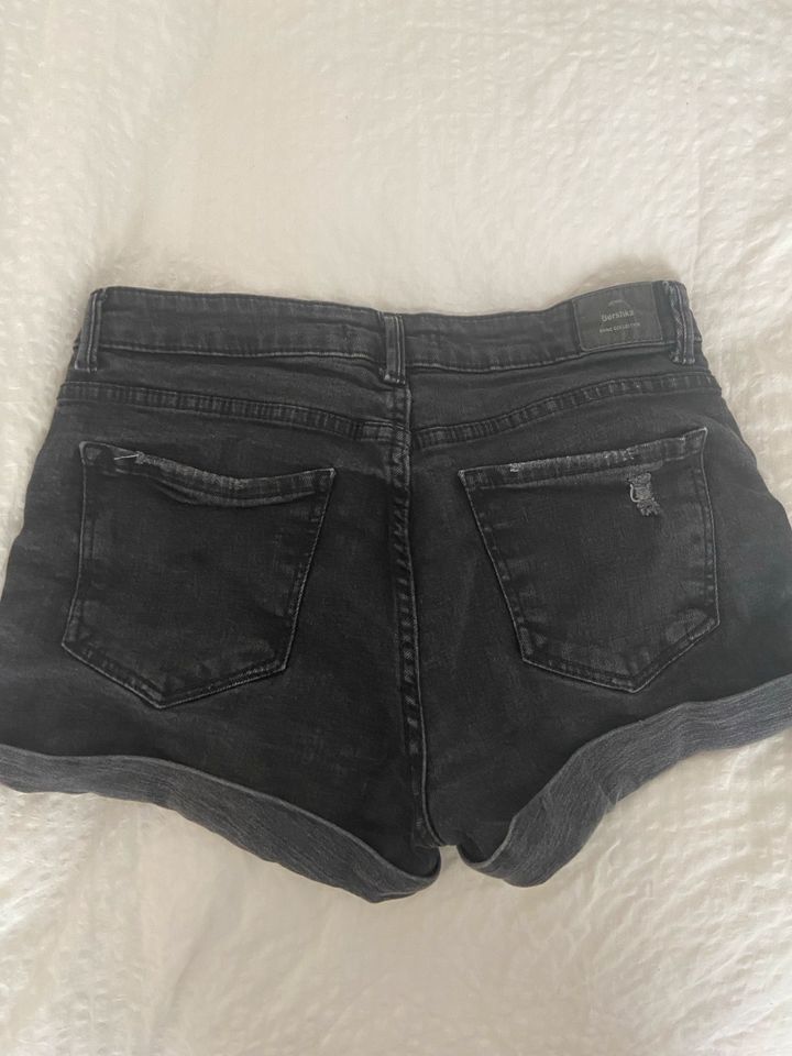 Jeans Shorts Gr. M in Quierschied