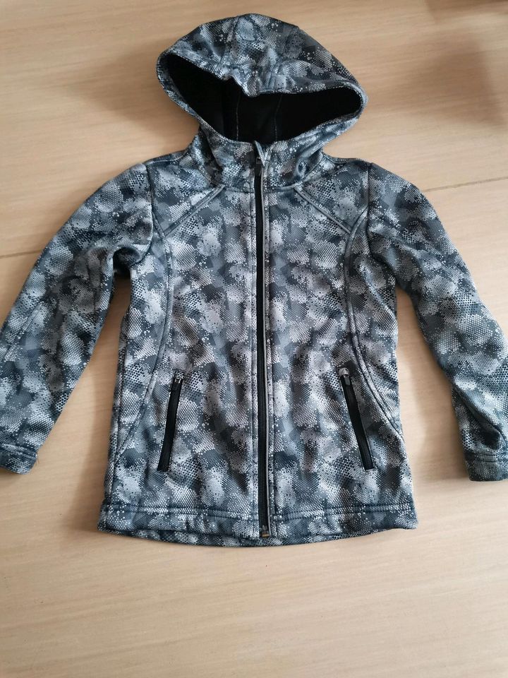 #softshelljacke Übergangsjacke gr 110-116 in Berlin