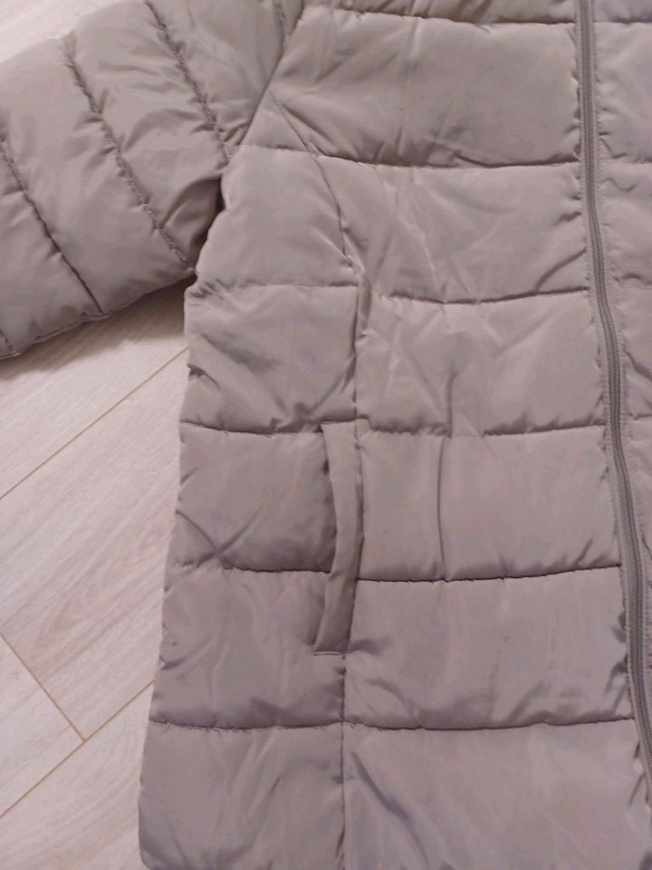 Schöne Winterjacke in Friesack