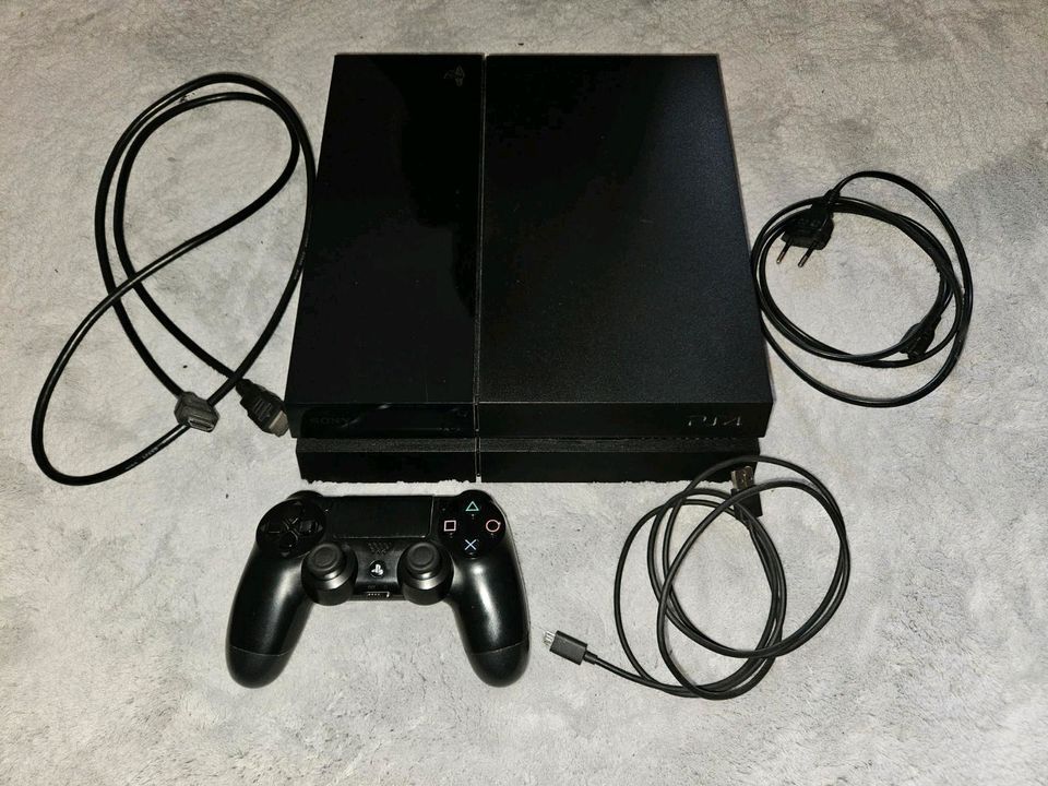 Playstation 4 + Controller in Kirchlengern