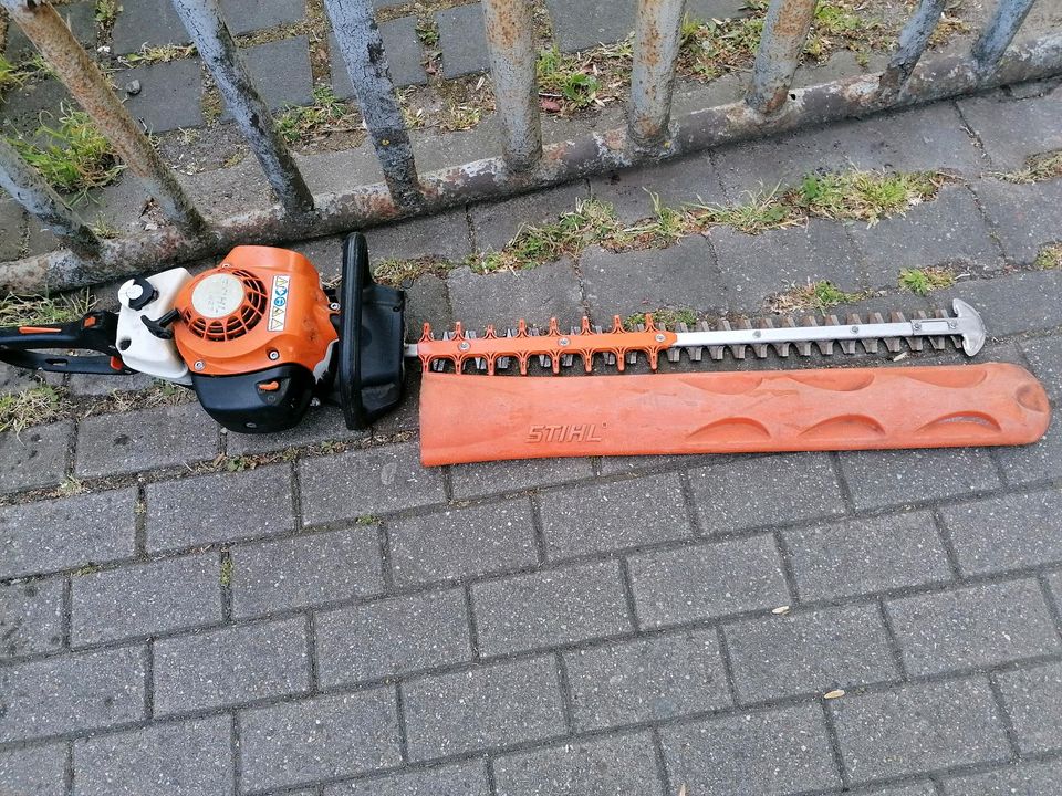 Stihl hs 82 T heckenschere in Essen