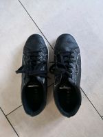 Guess Sneaker Schuhe Halbschuhe Slipper schwarz silber 40 Niedersachsen - Laatzen Vorschau