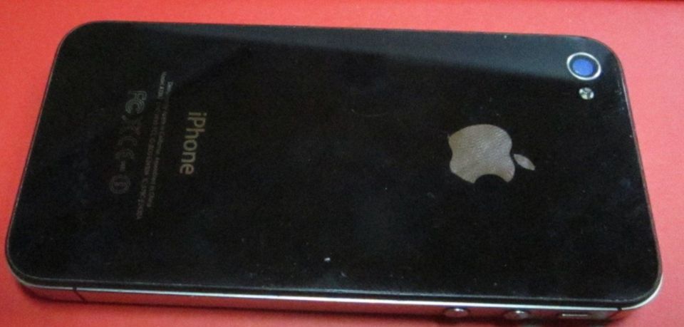 iPhone 4S, A1387, optisch topp, Display ok. Backcover ok. in Nordhausen