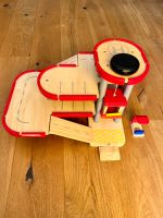 Spielzeug Parkhaus Plan Toys aus Holz Bayern - Würzburg Vorschau