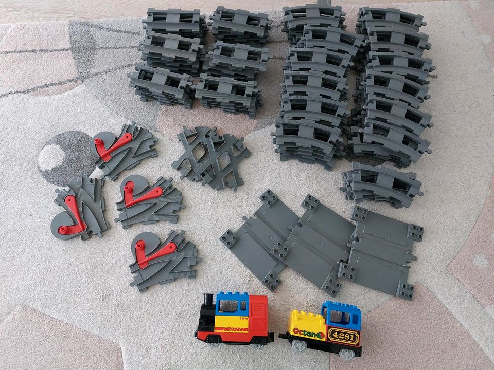 Lego Duplo Zug elektrisch mit 95 Schienen usw. in Hamm