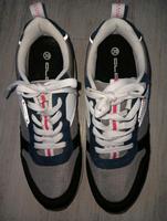 Neu Turnschuhe Freizeitschuhe Damenschuhe Gr 39 Nordrhein-Westfalen - Möhnesee Vorschau