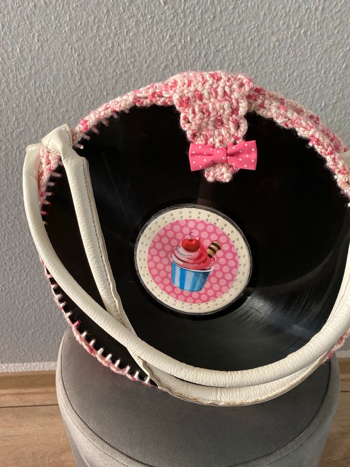 Handtasche Upcycling aus alten Schallplatten Rockabilly in Zwickau