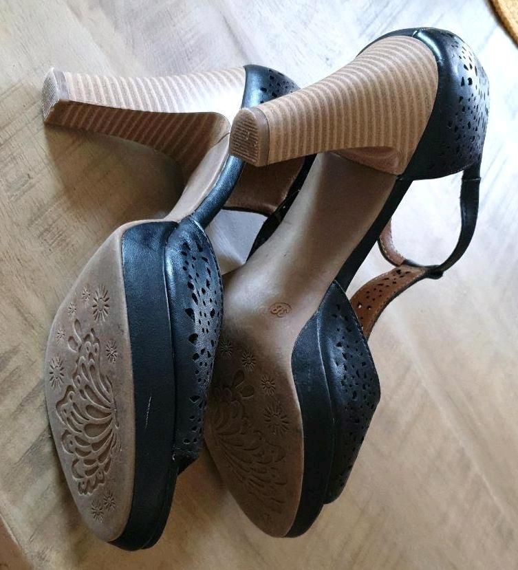 Damen Schuhe mit Absatz Gr.38 in Borken