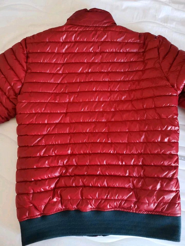 Steppjacke rot Größe M in Fürstenfeldbruck