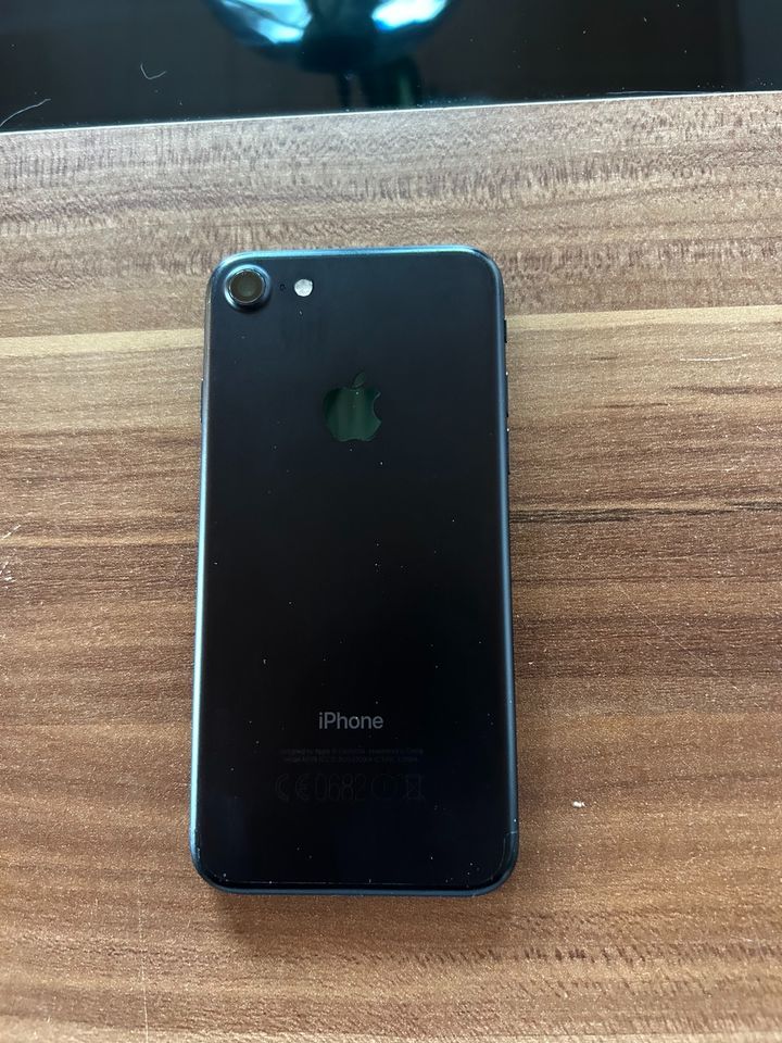 iPhone 7 / 32 GB / mattschwarz in Ulm