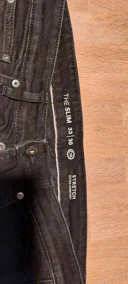 Jeans schwarz Gr. 30/33 in Ayl Saar