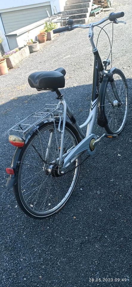 Damenfahrrad 28 Zoll in Neunkirchen-Seelscheid