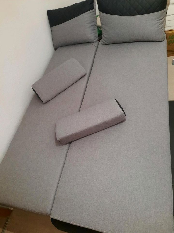 Sofa Couch Schlaffunktion in Gerwisch