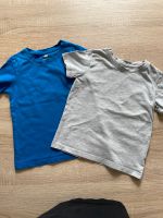 2x TShirts H&M - grau/blau - Gr. 98/104 Bayern - Poppenhausen Vorschau