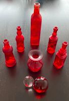 Deko, Glas, rot, 5 Flaschen, Vase, Kugeln Berlin - Charlottenburg Vorschau