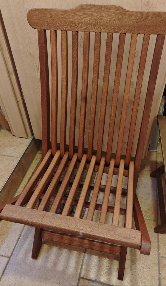 2 Stühle, Terassenstühle aus hochwertigem Holz in Freiberg