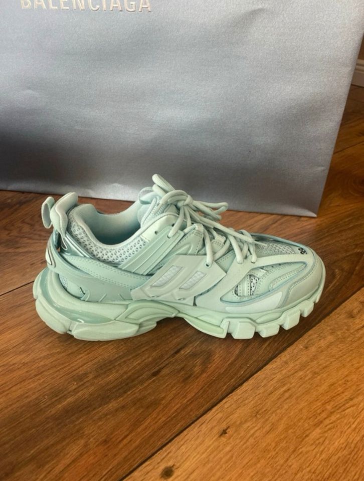 Balenciaga Track Monocolor in Ansbach