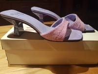 Pantoletten von Esprit mit kleinen rosa Perlen neuwertig Gr. 36 Dresden - Blasewitz Vorschau