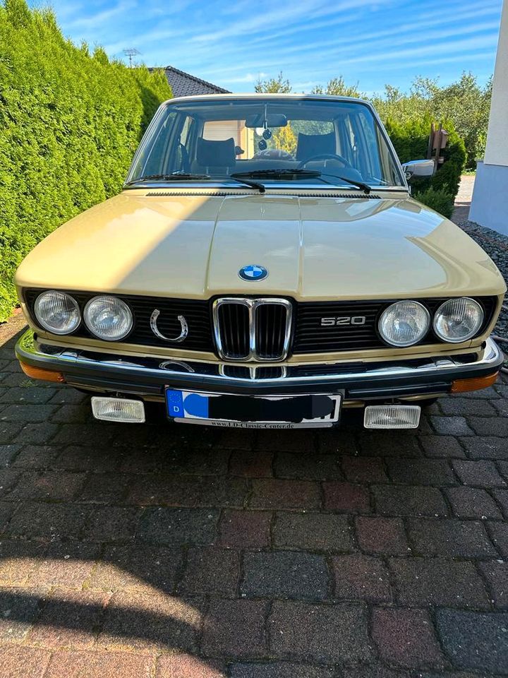 BMW E12 Oldtimer komplett restauriert, super Zustand in Zahna-Elster