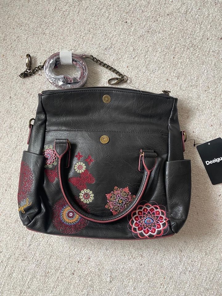 Schöne neue braune Desigual Damen Handtasche mit Etikett in Cottbus