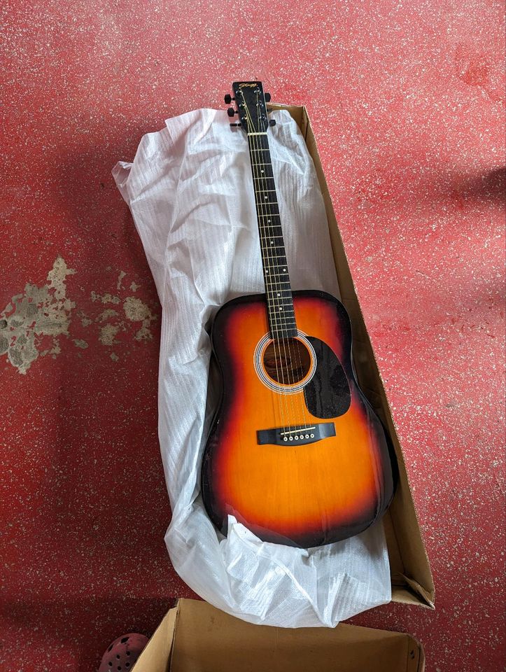 Stagg Acoustic Guitar in Untergriesbach